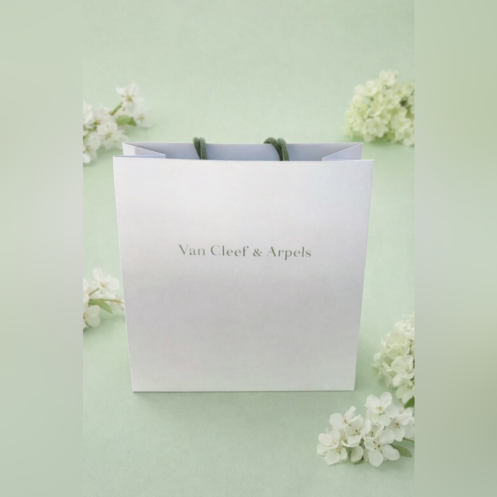 Van Cleef & Arpels White Empty Bag with Green Handles Authentic 2026